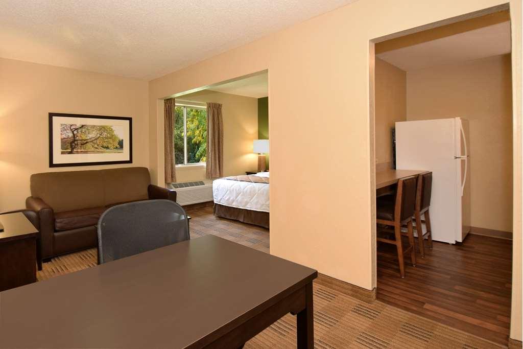 Extended Stay America Select Suites - Raleigh - Cary - Regency Parkway South Rom bilde